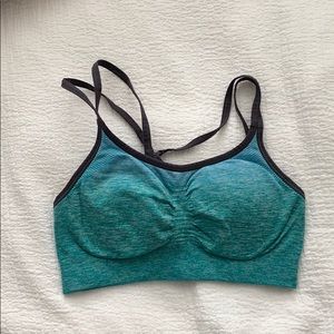 Ombré sports bra w removable padding